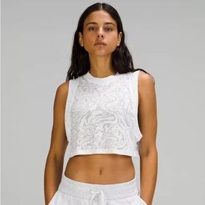 Lululemon White All Yours Crop Tank Top
Veil size 6